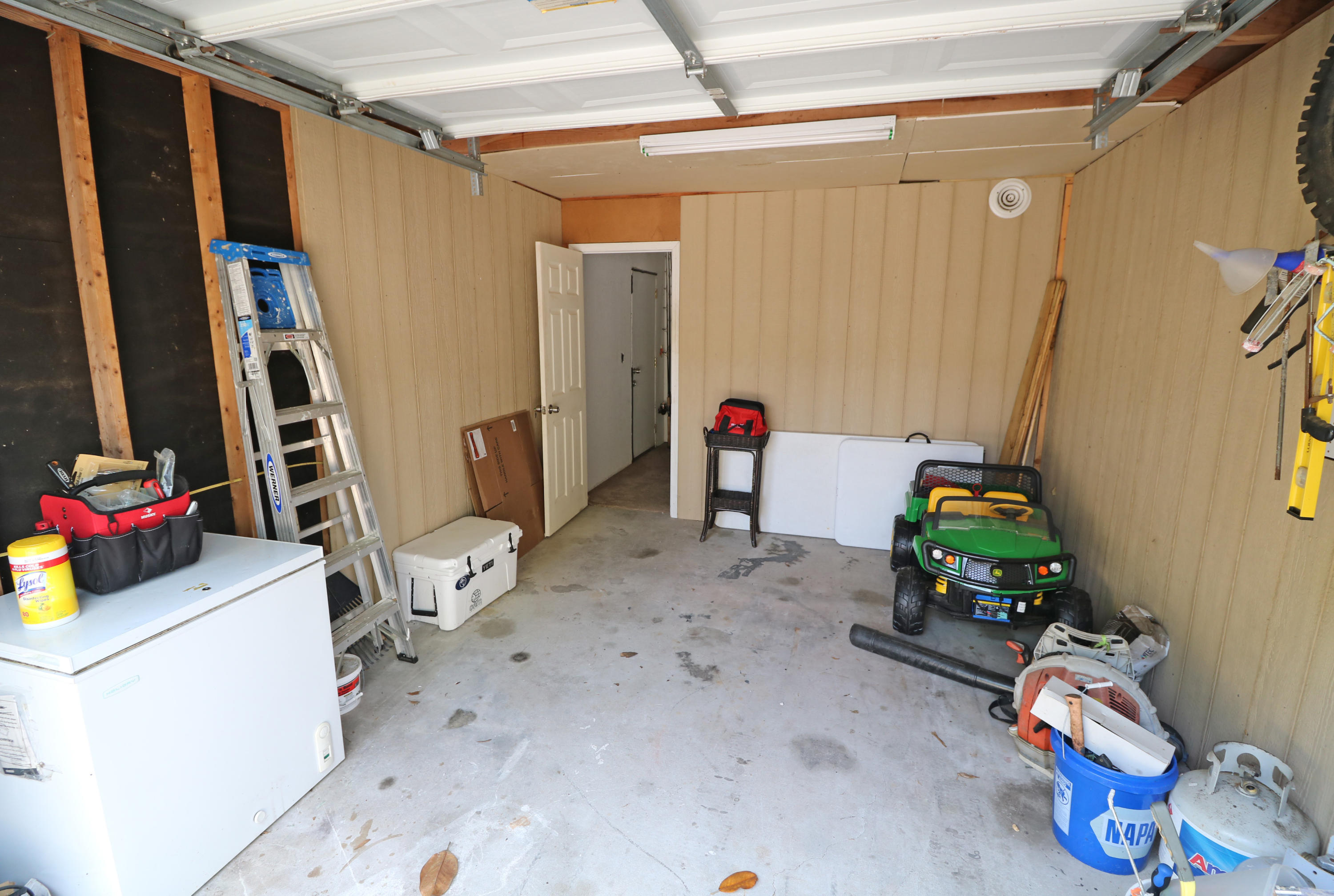 ELLIOTTS POINT 7TH ADDN - Residential