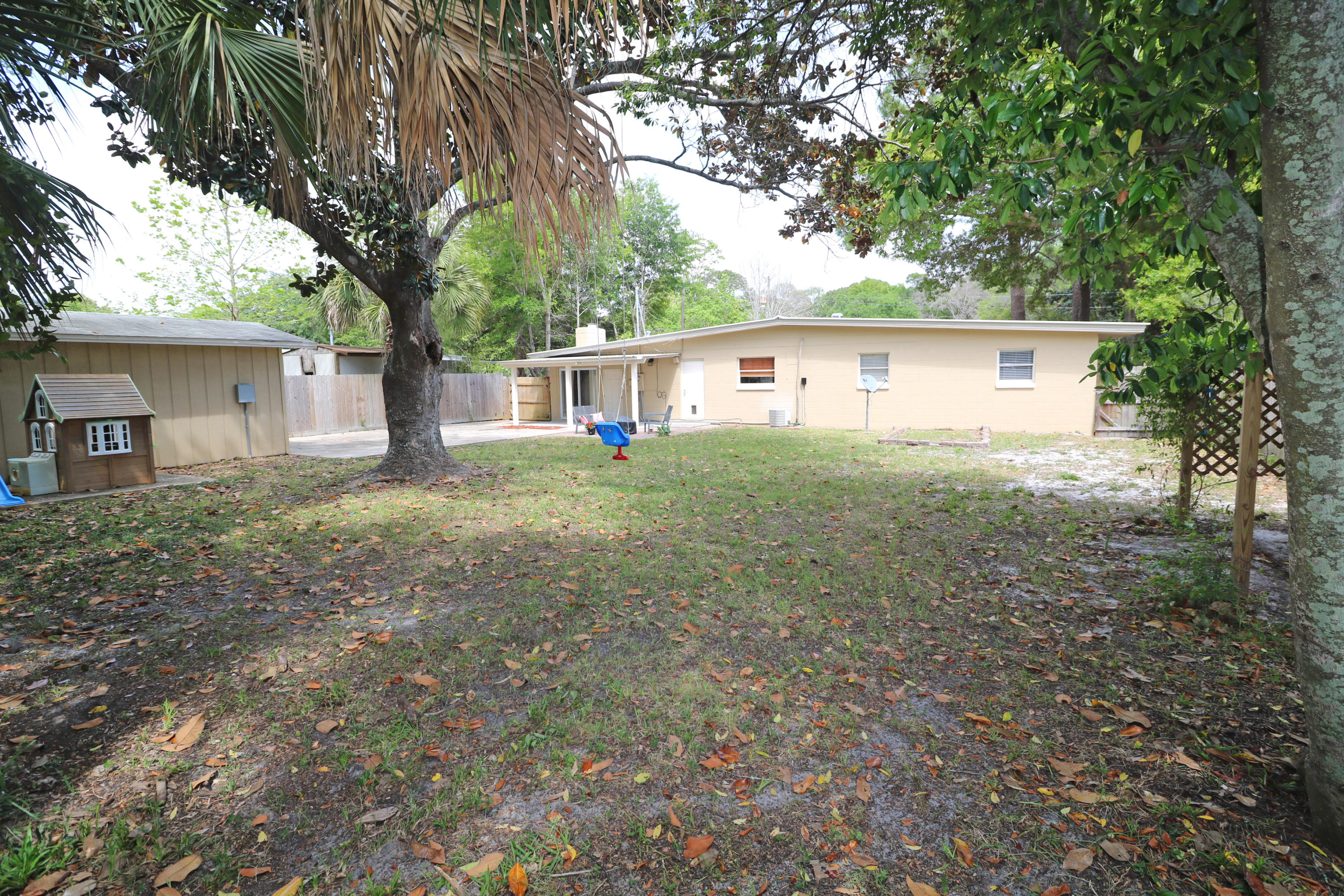 ELLIOTTS POINT 7TH ADDN - Residential