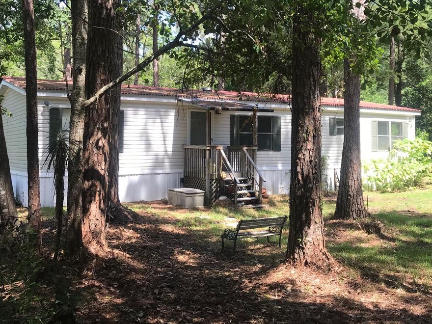 Looking for a Mobile Home with a great location with Public Access to Choctawhattchee Bay and plenty of room to expand? This home is close to HWY 331 Bridge that will take you North to the Interstate and to the Beaches of South Walton. The home faces a private road and has plenty of shade. Easy Show so schedule your showing today.