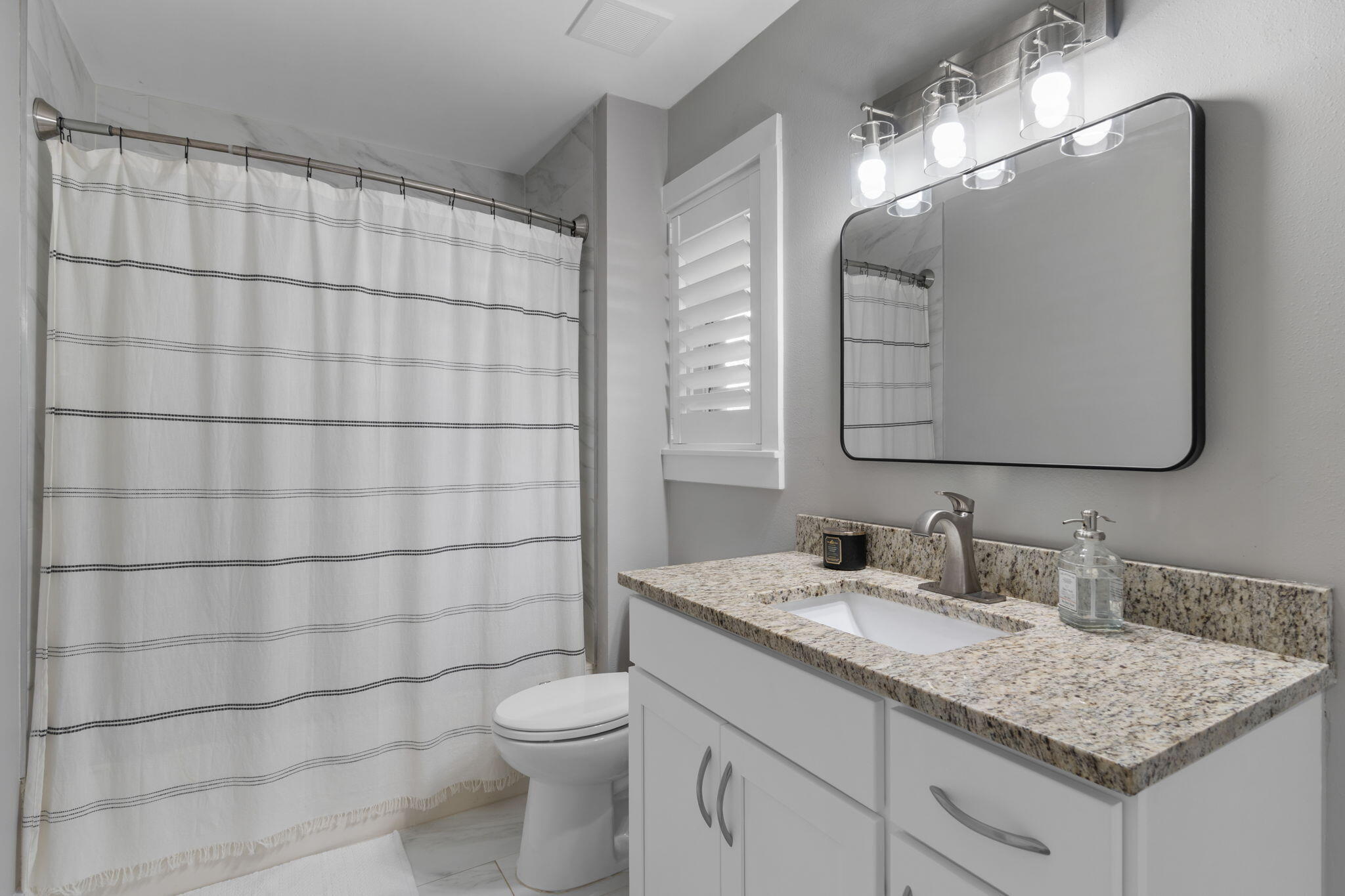 BAYSIDE - Residential Lease