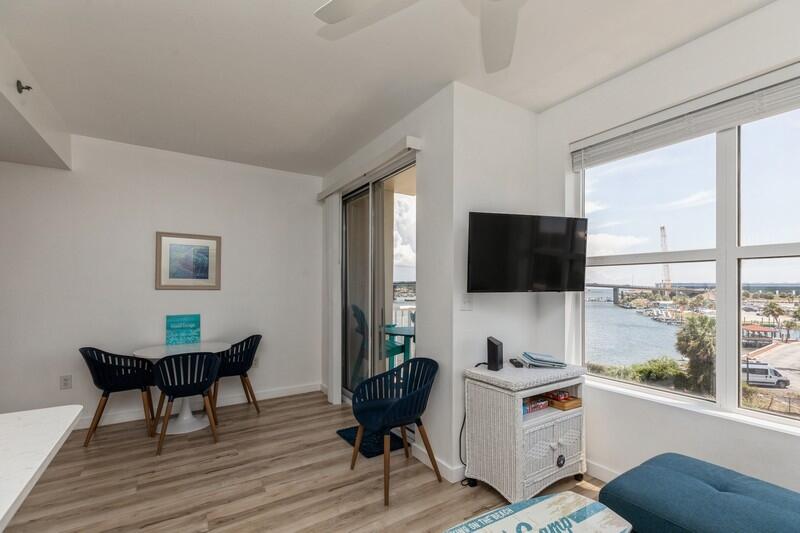 PALM COURT YACHT CLUB - Residential
