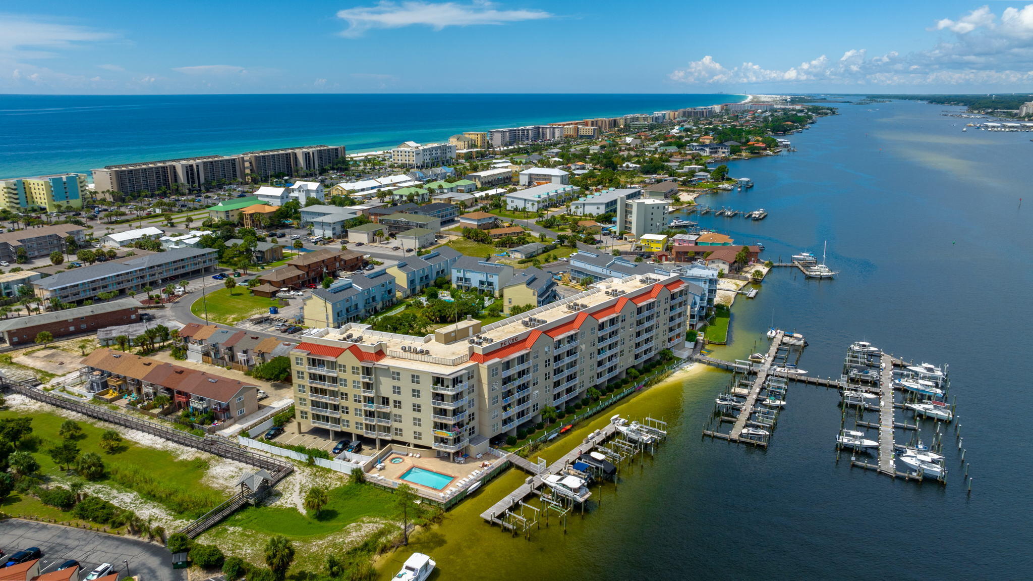 PALM COURT YACHT CLUB - Residential