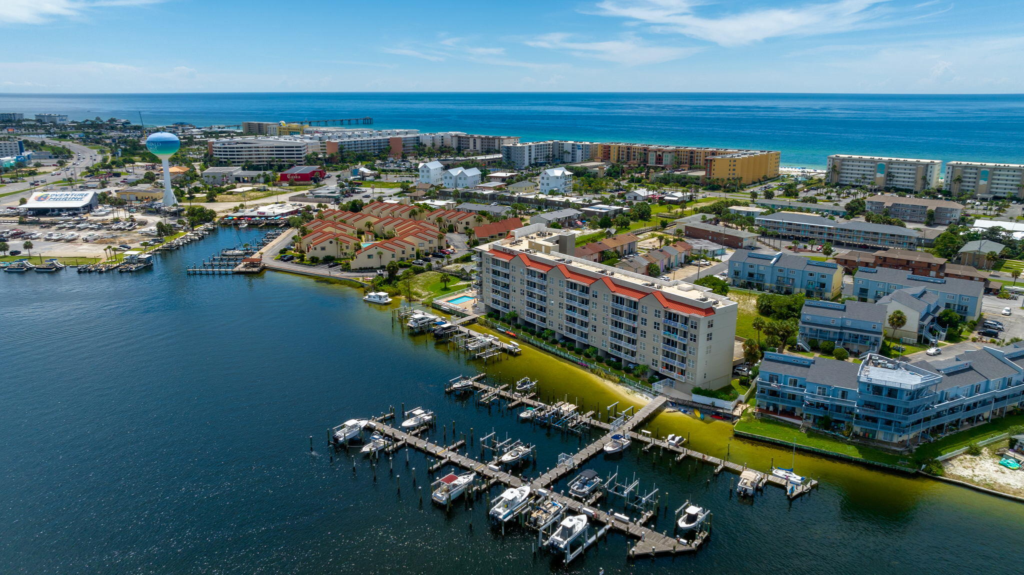 PALM COURT YACHT CLUB - Residential