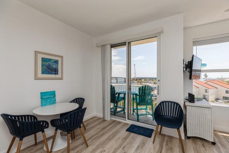 PALM COURT YACHT CLUB - Residential