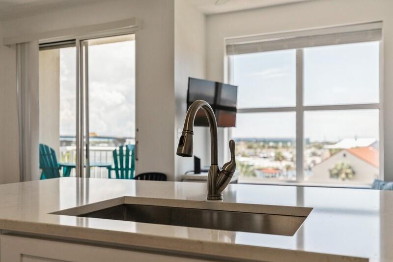 PALM COURT YACHT CLUB - Residential