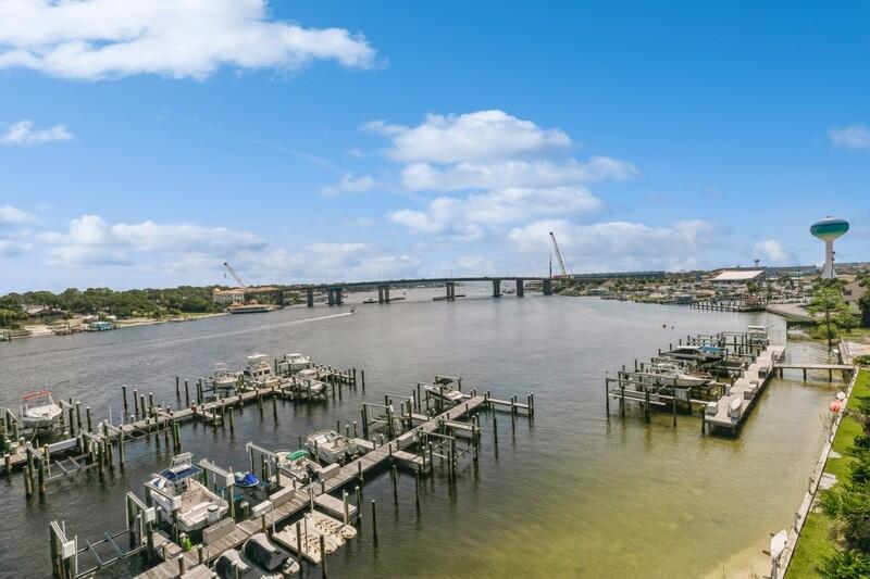 PALM COURT YACHT CLUB - Residential