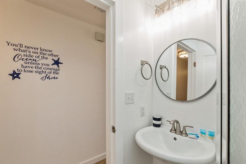 PALM COURT YACHT CLUB - Residential