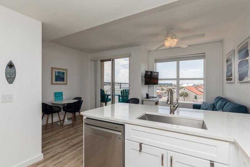 PALM COURT YACHT CLUB - Residential