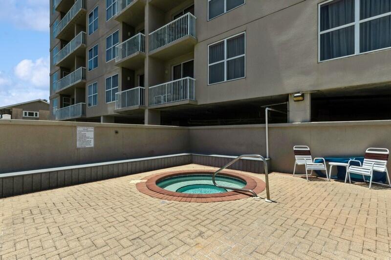 PALM COURT YACHT CLUB - Residential