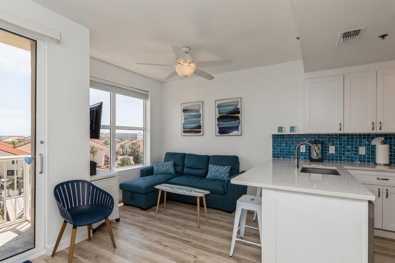 PALM COURT YACHT CLUB - Residential