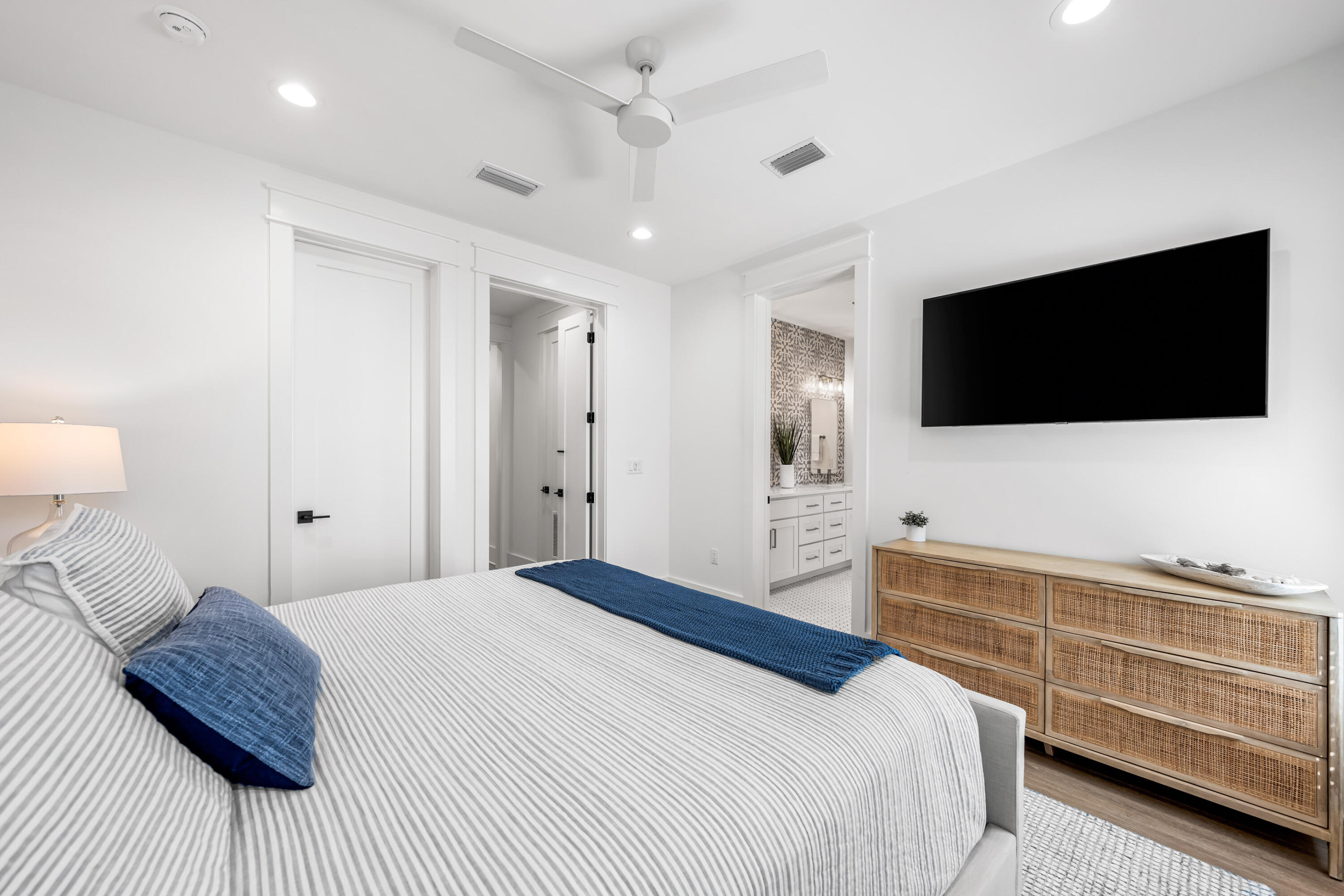 EASTERN LAKE S/D - Residential