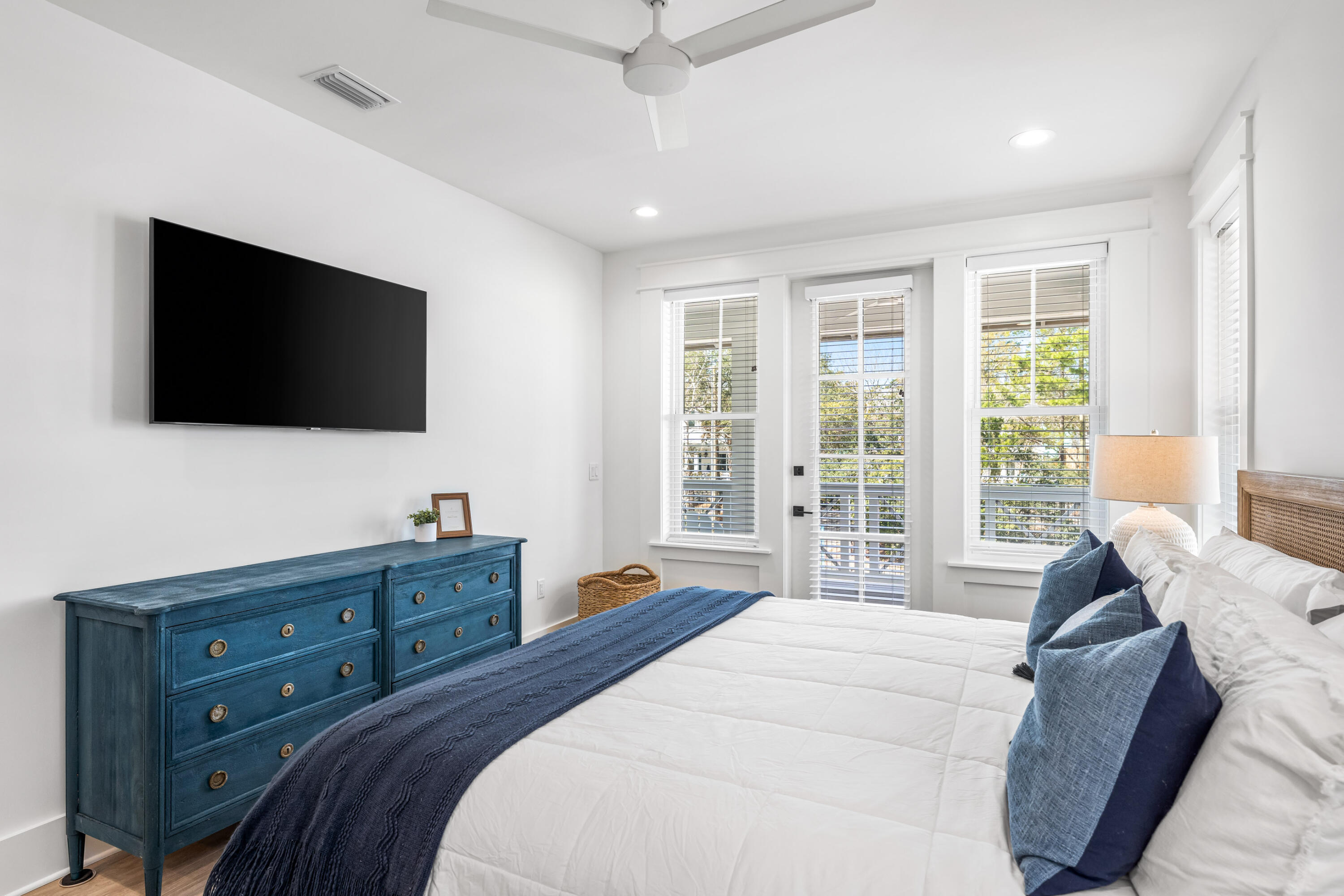 EASTERN LAKE S/D - Residential