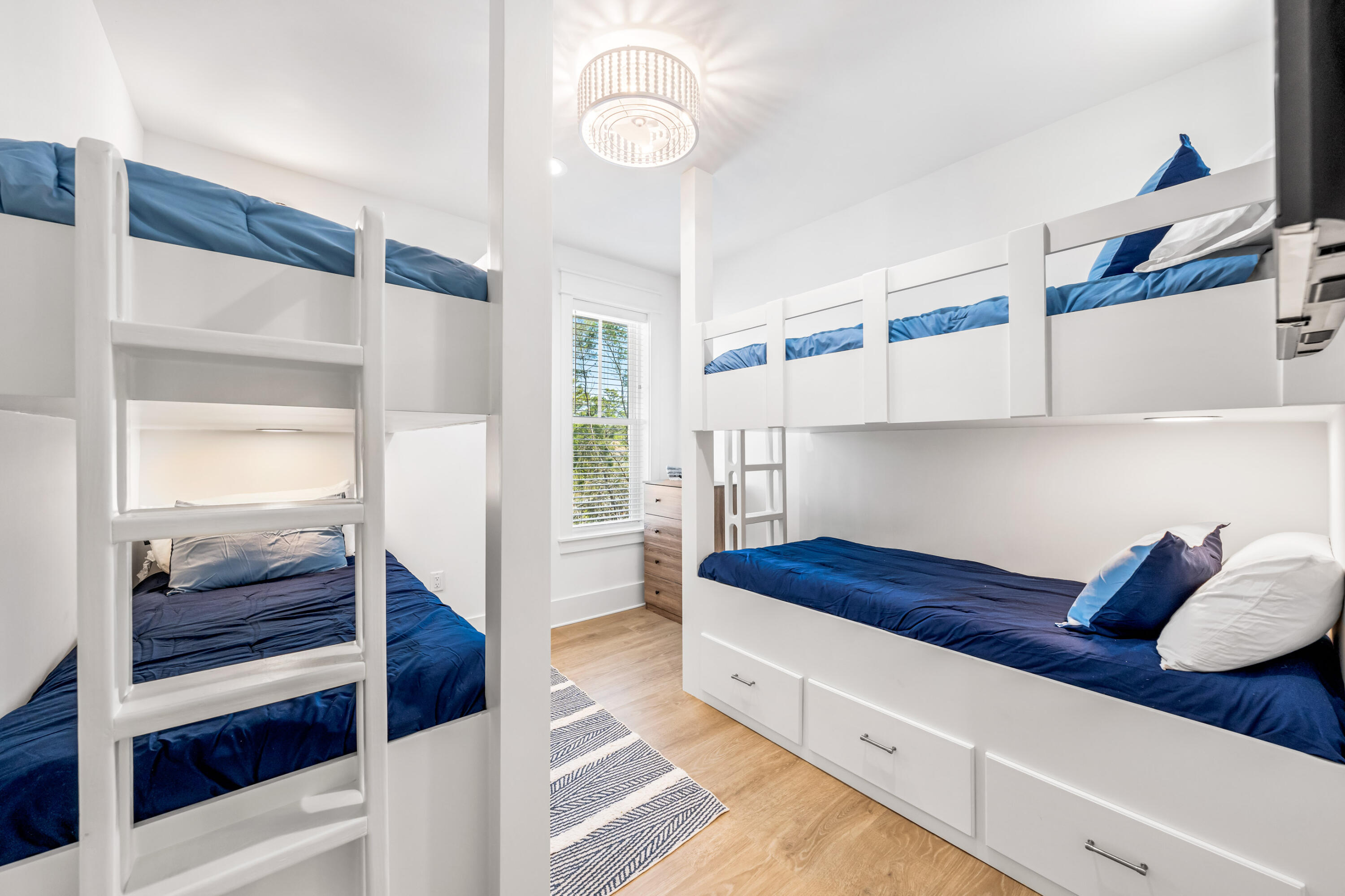 EASTERN LAKE S/D - Residential