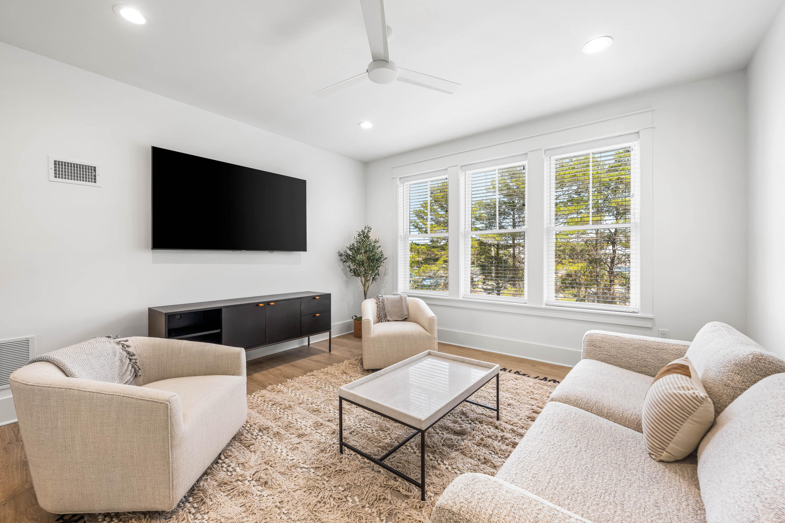 EASTERN LAKE S/D - Residential