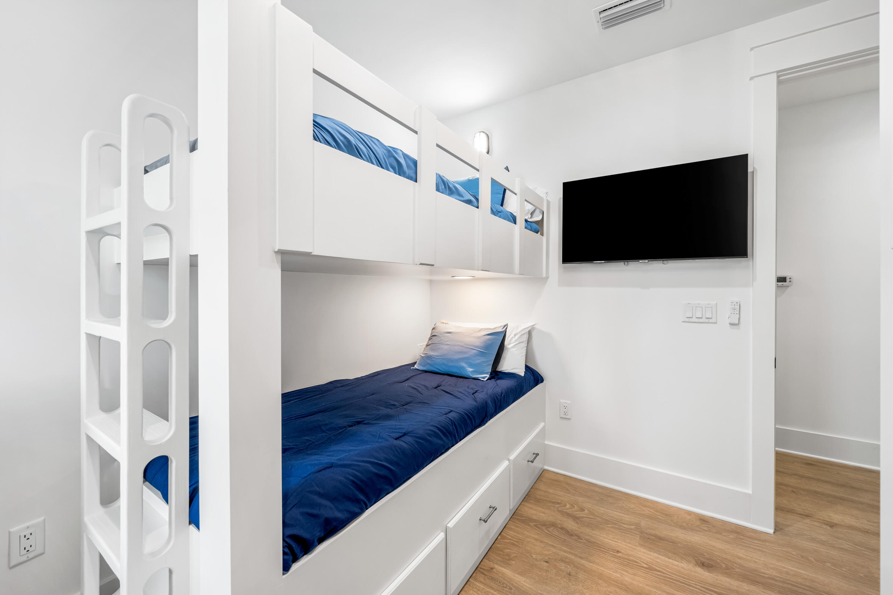EASTERN LAKE S/D - Residential