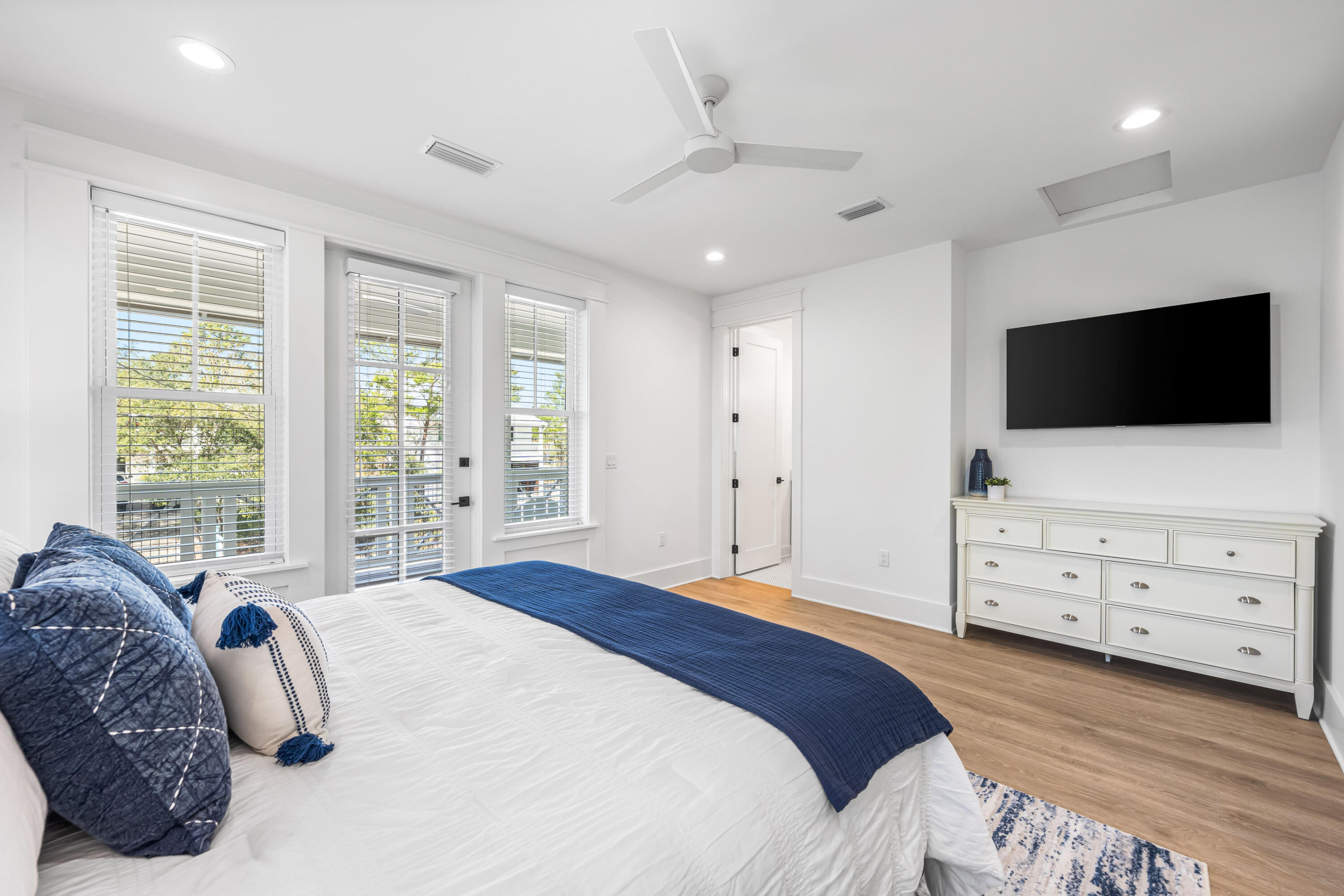 EASTERN LAKE S/D - Residential