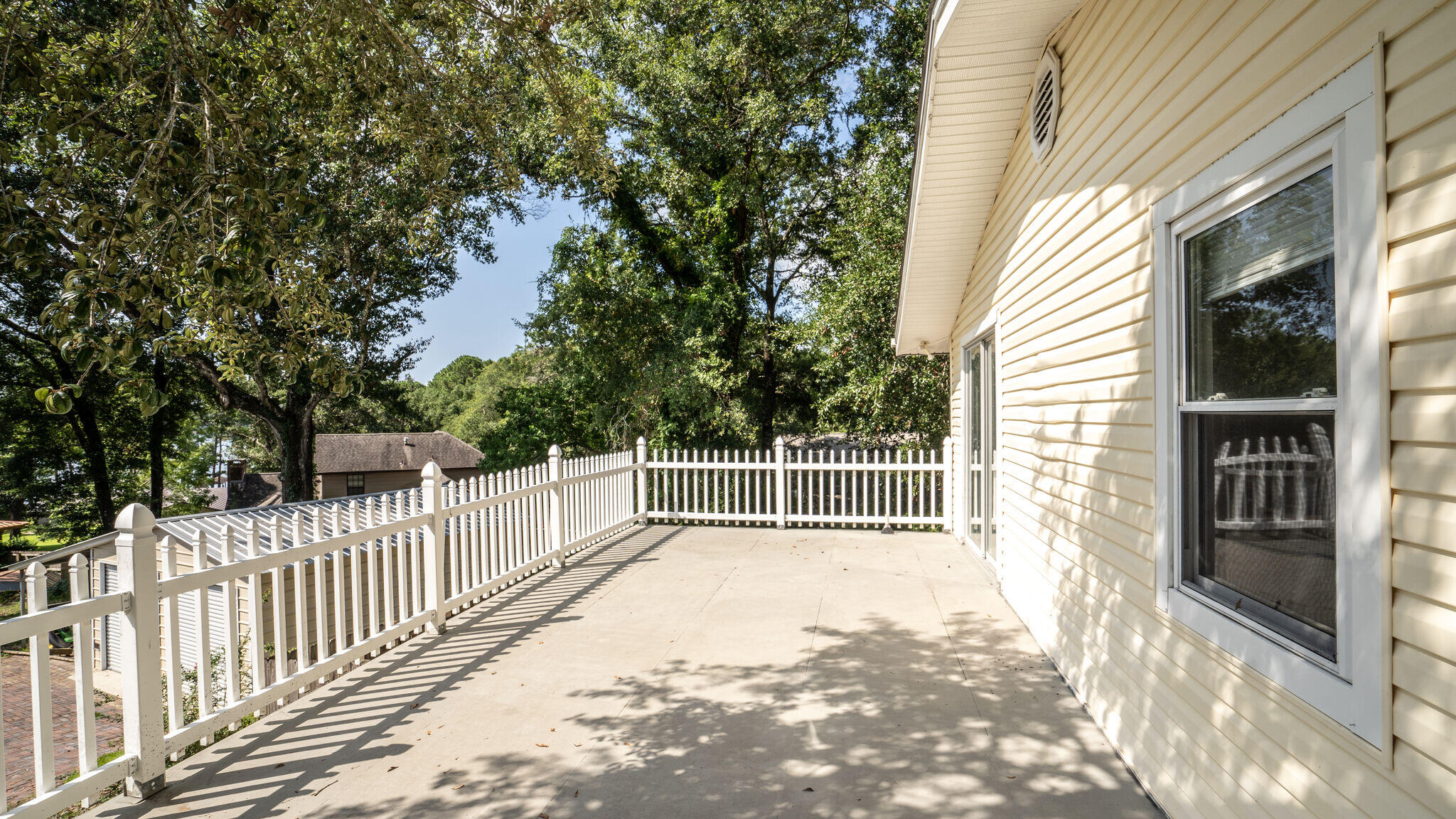 EDGEWATER VILLAGE - Residential