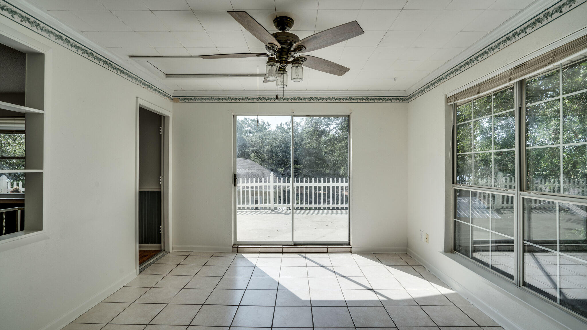 EDGEWATER VILLAGE - Residential