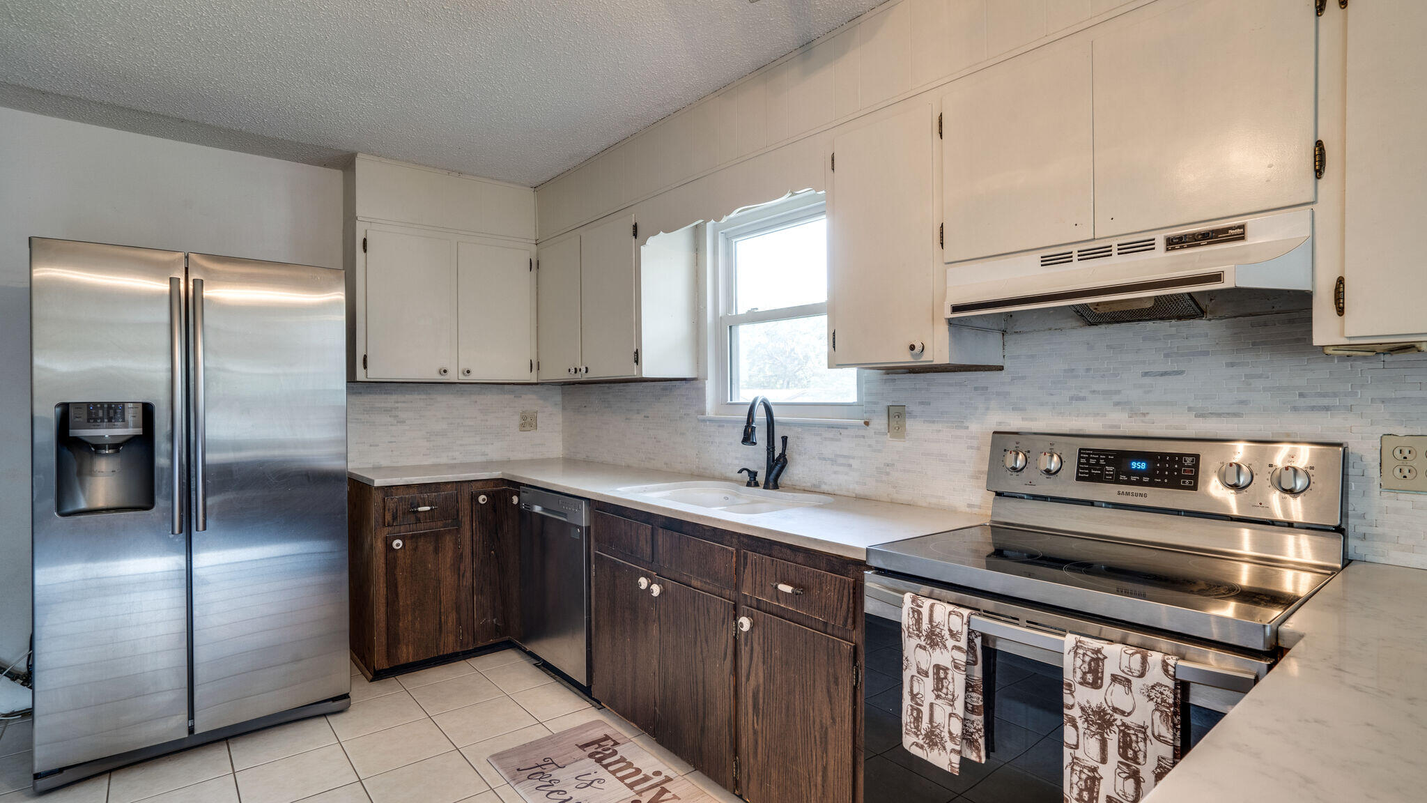 EDGEWATER VILLAGE - Residential