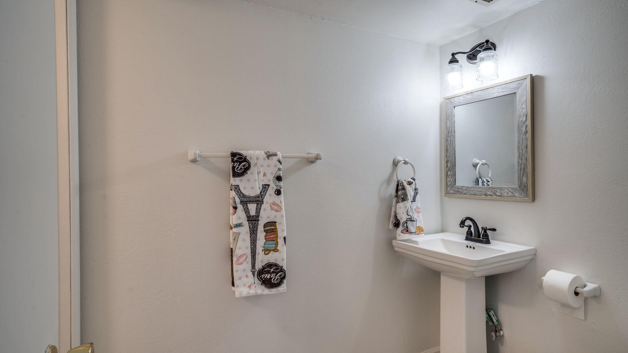 EDGEWATER VILLAGE - Residential