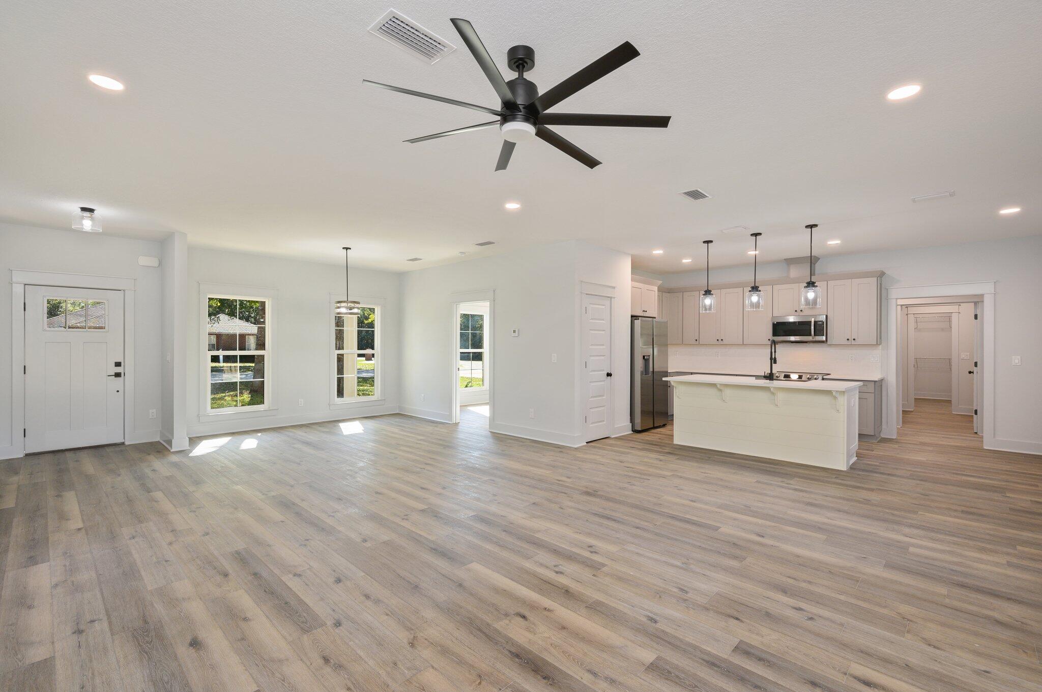 MOSSY OAKS - Residential