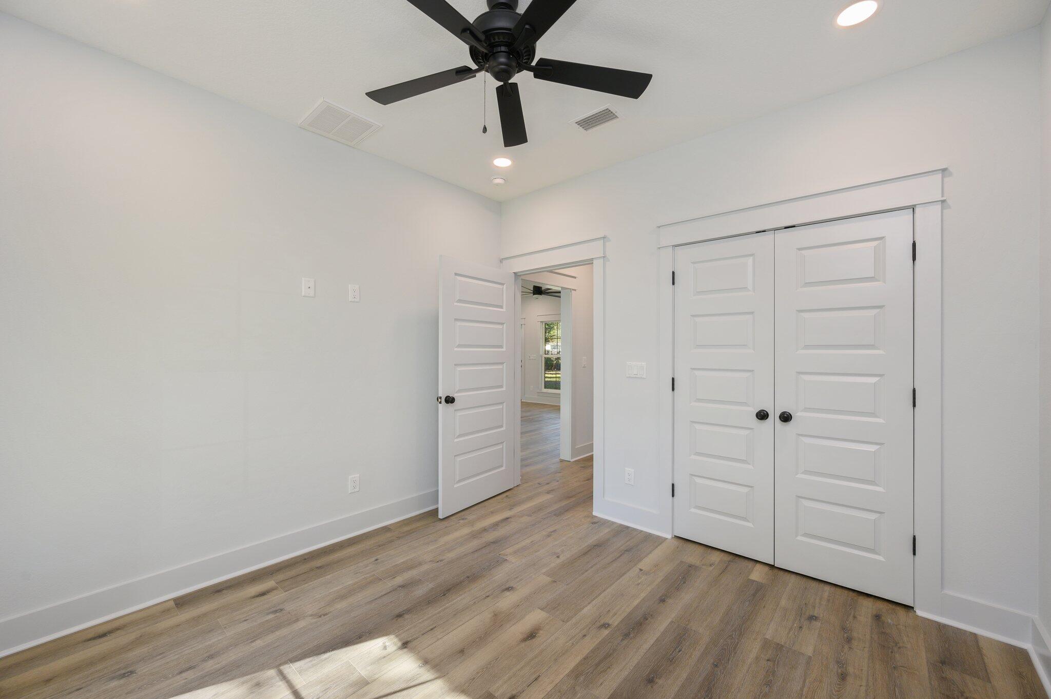 MOSSY OAKS - Residential
