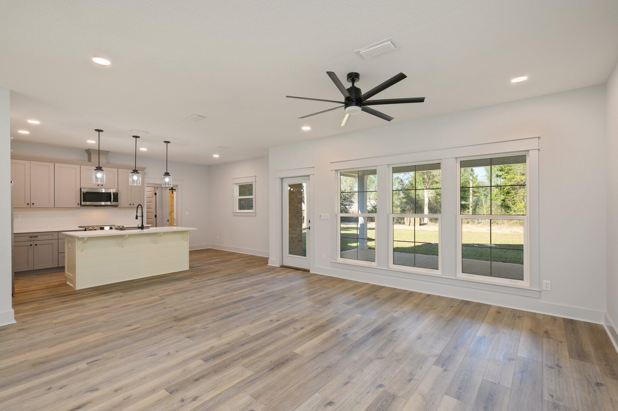 MOSSY OAKS - Residential