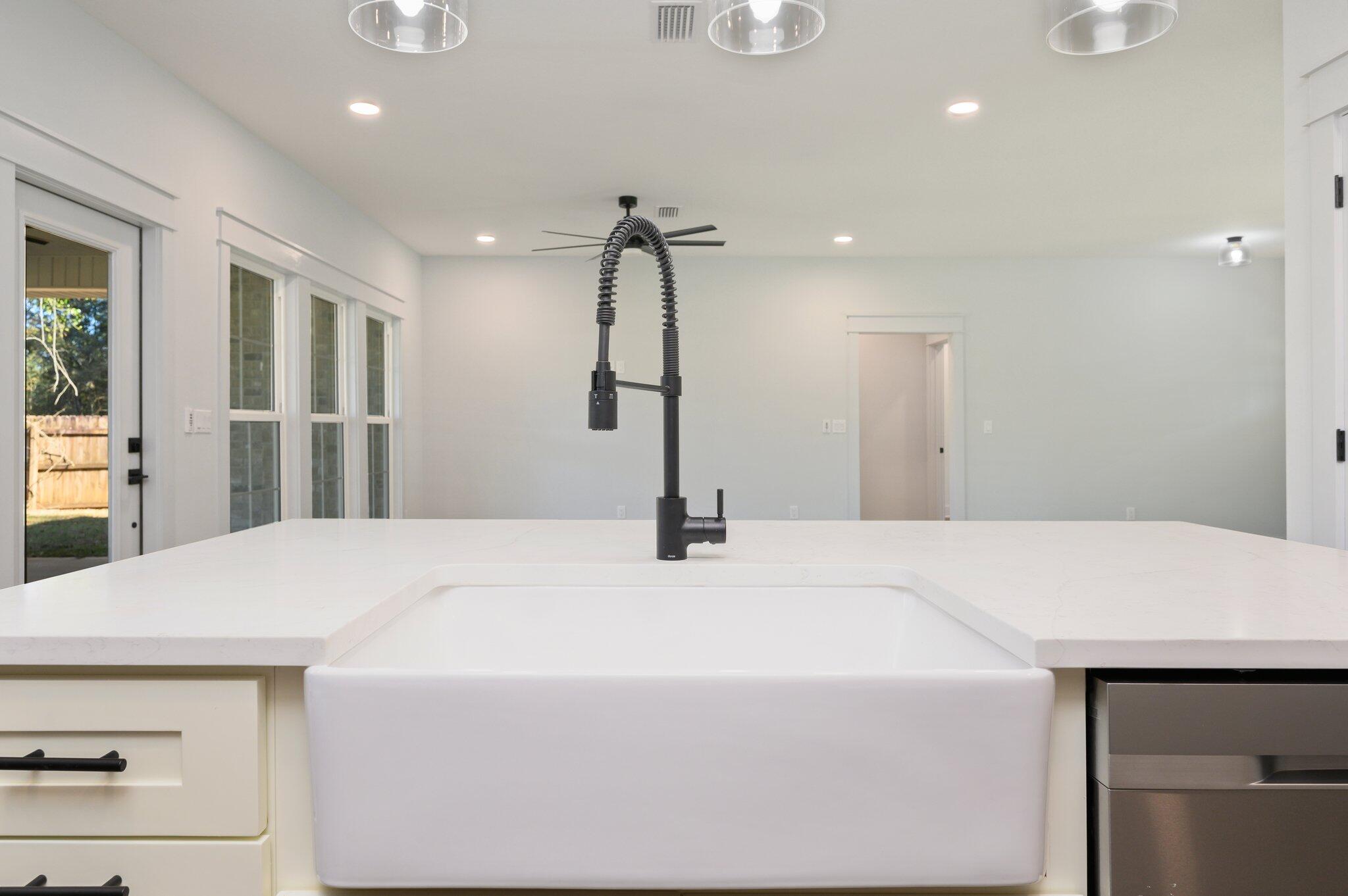 MOSSY OAKS - Residential