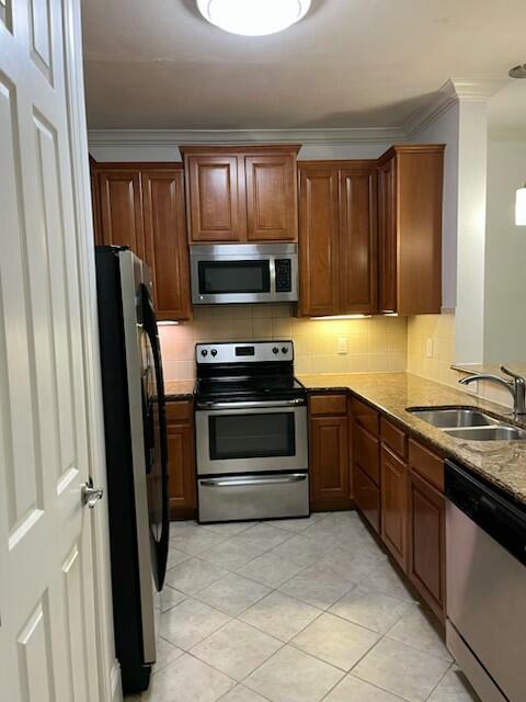 EAGLE BAY - Residential Lease