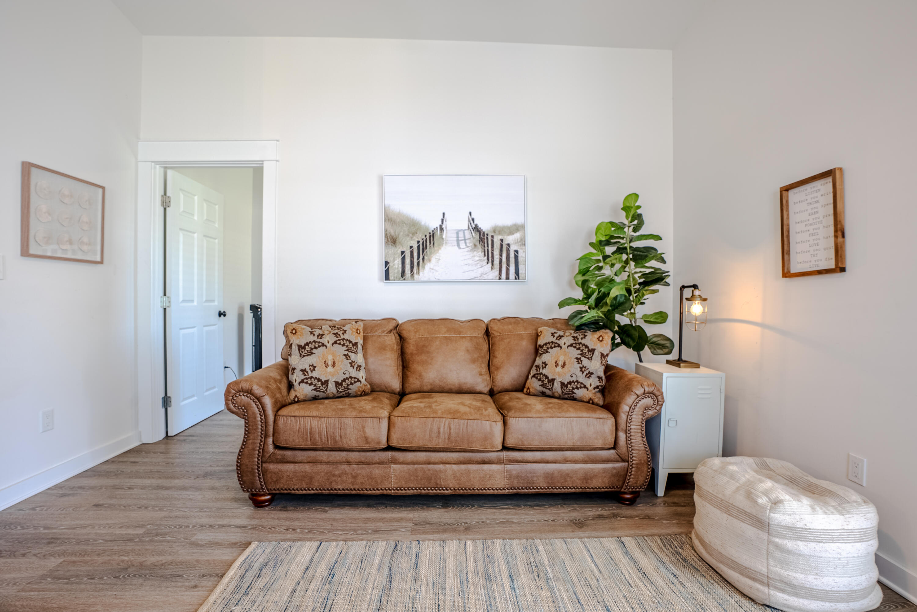 HOLIDAY BEACH RESORT - Residential