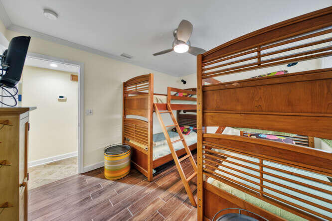 LINKSIDE VILLAGE UNIT 1 - Residential