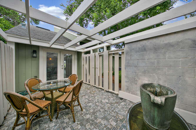 LINKSIDE VILLAGE UNIT 1 - Residential