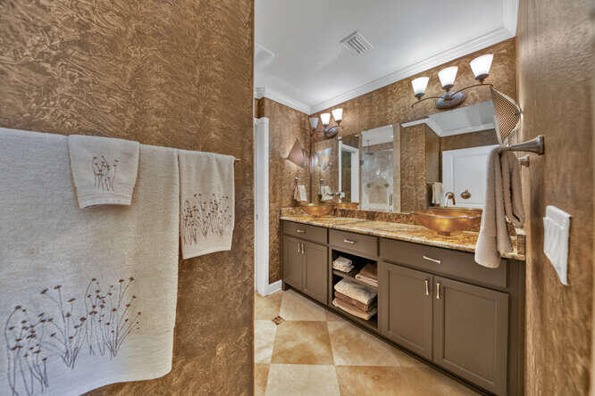 LINKSIDE VILLAGE UNIT 1 - Residential
