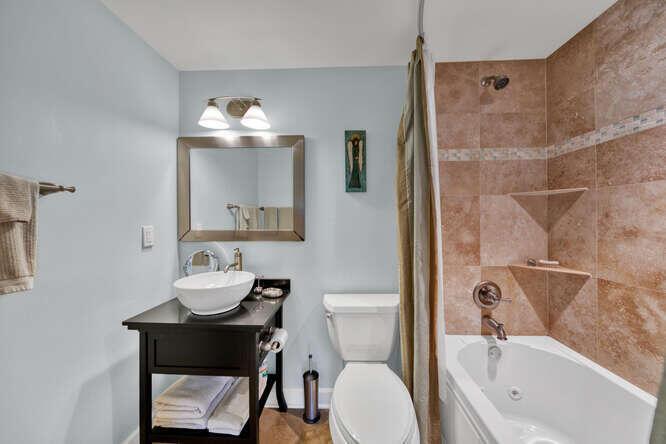 LINKSIDE VILLAGE UNIT 1 - Residential