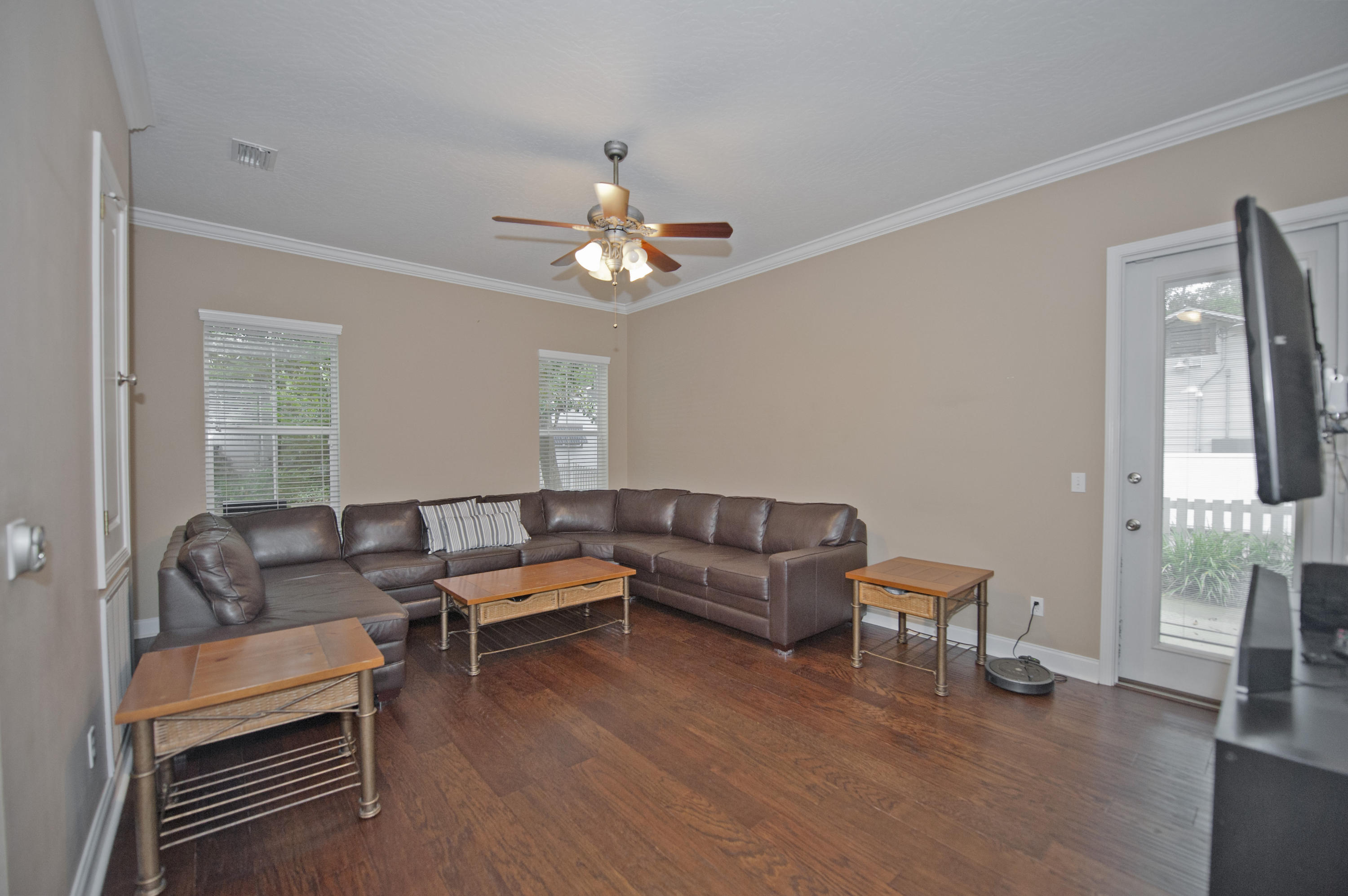 ELLIOTTS POINT - Residential