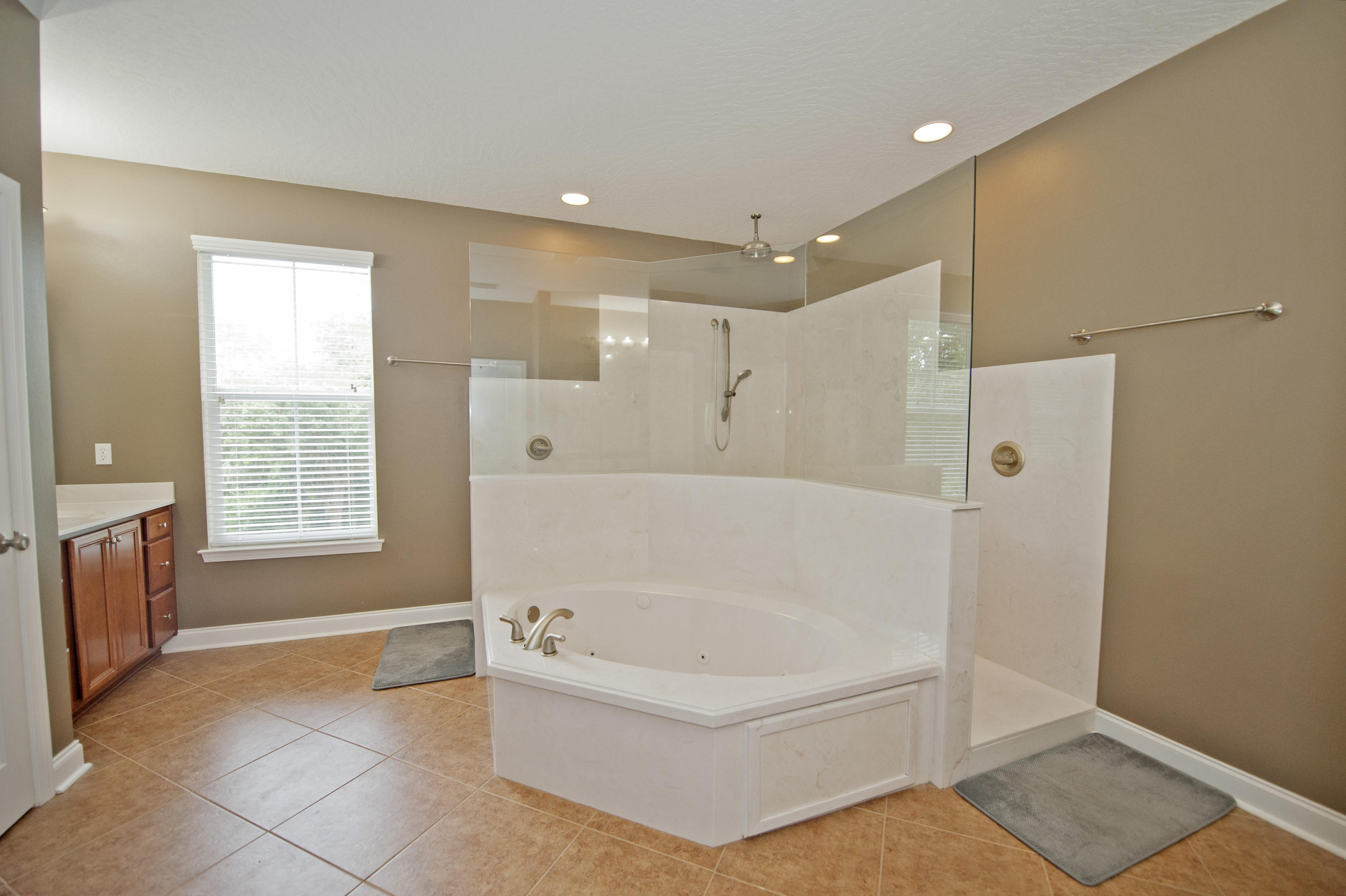 ELLIOTTS POINT - Residential