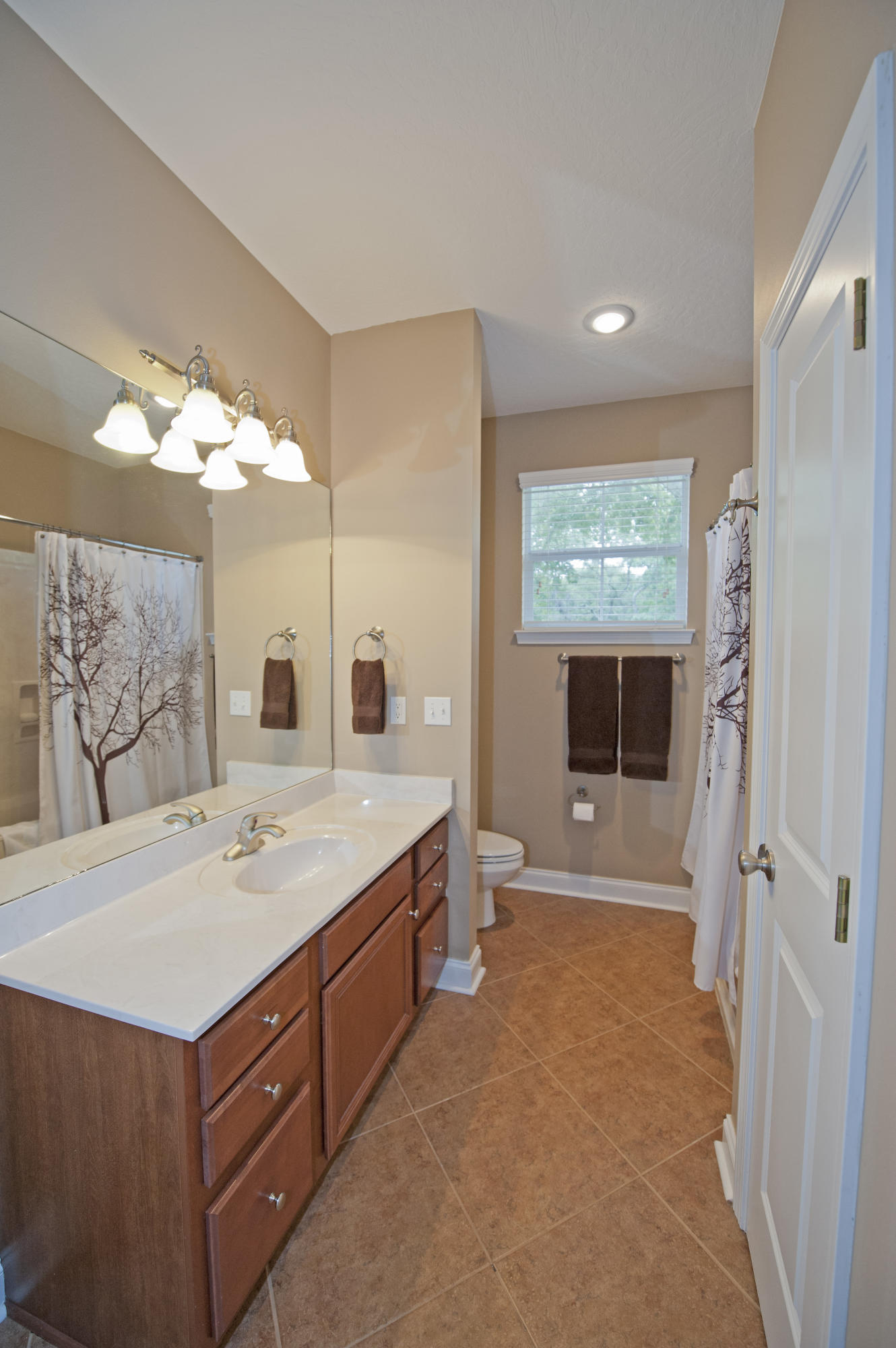 ELLIOTTS POINT - Residential