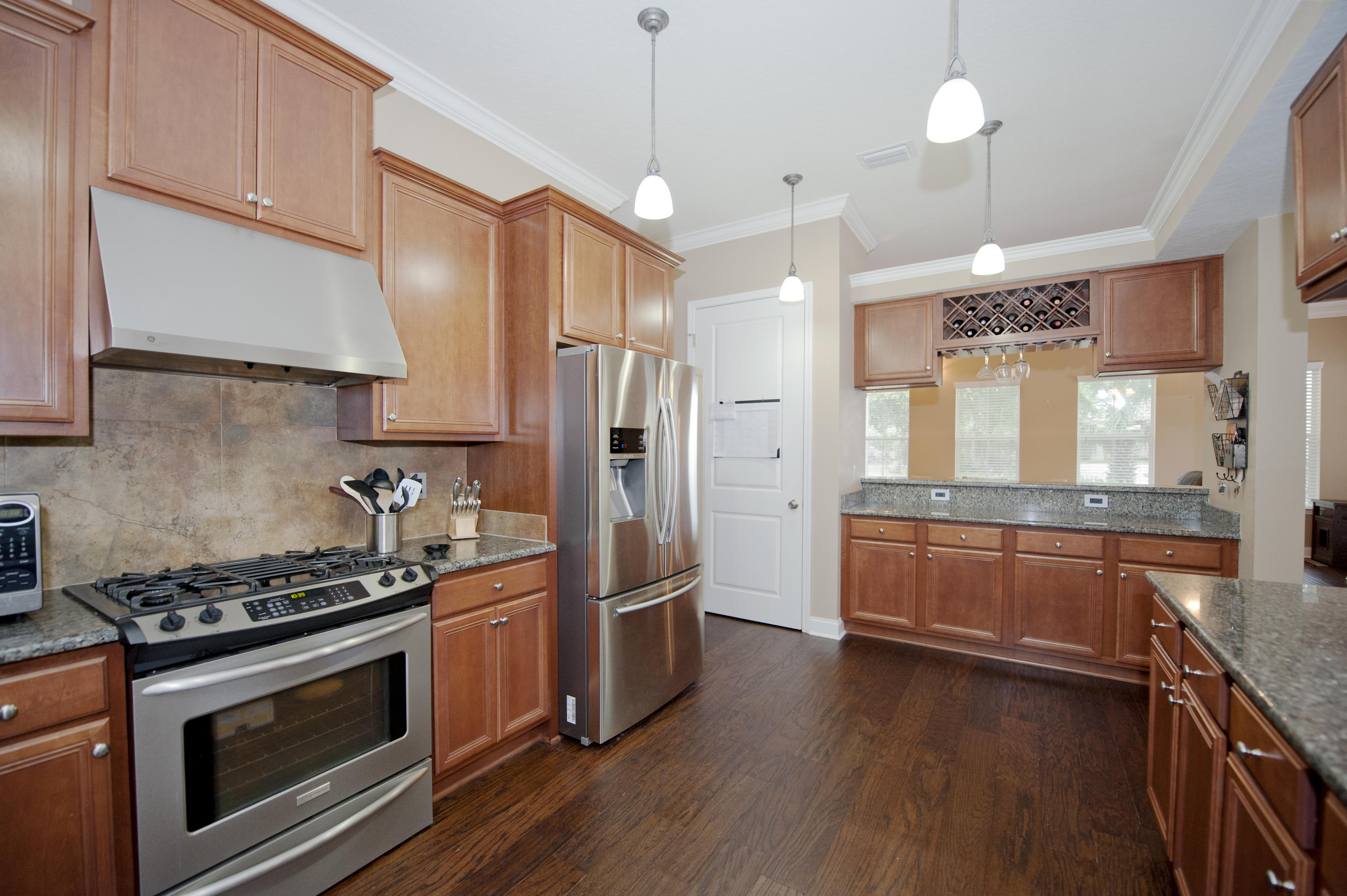 ELLIOTTS POINT - Residential