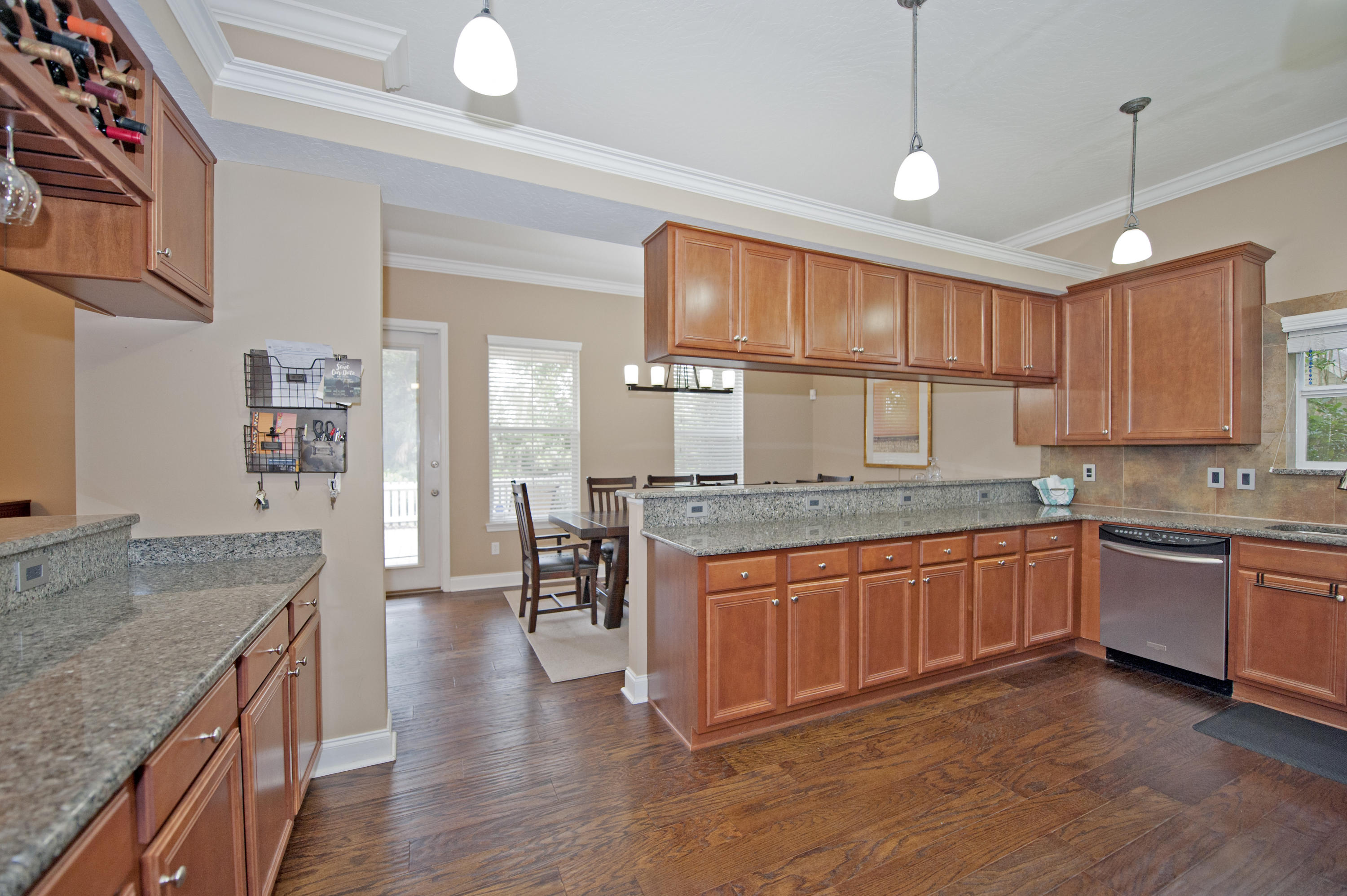 ELLIOTTS POINT - Residential