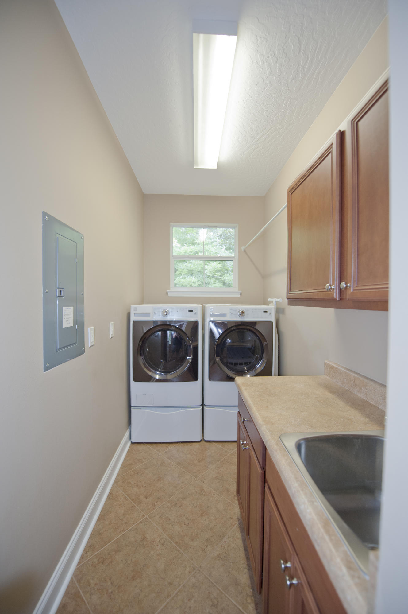 ELLIOTTS POINT - Residential