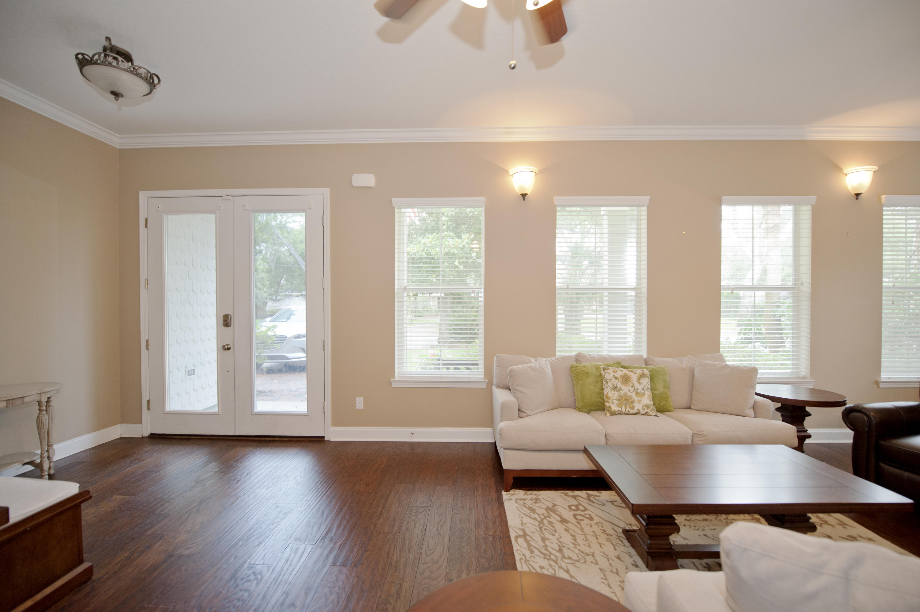 ELLIOTTS POINT - Residential