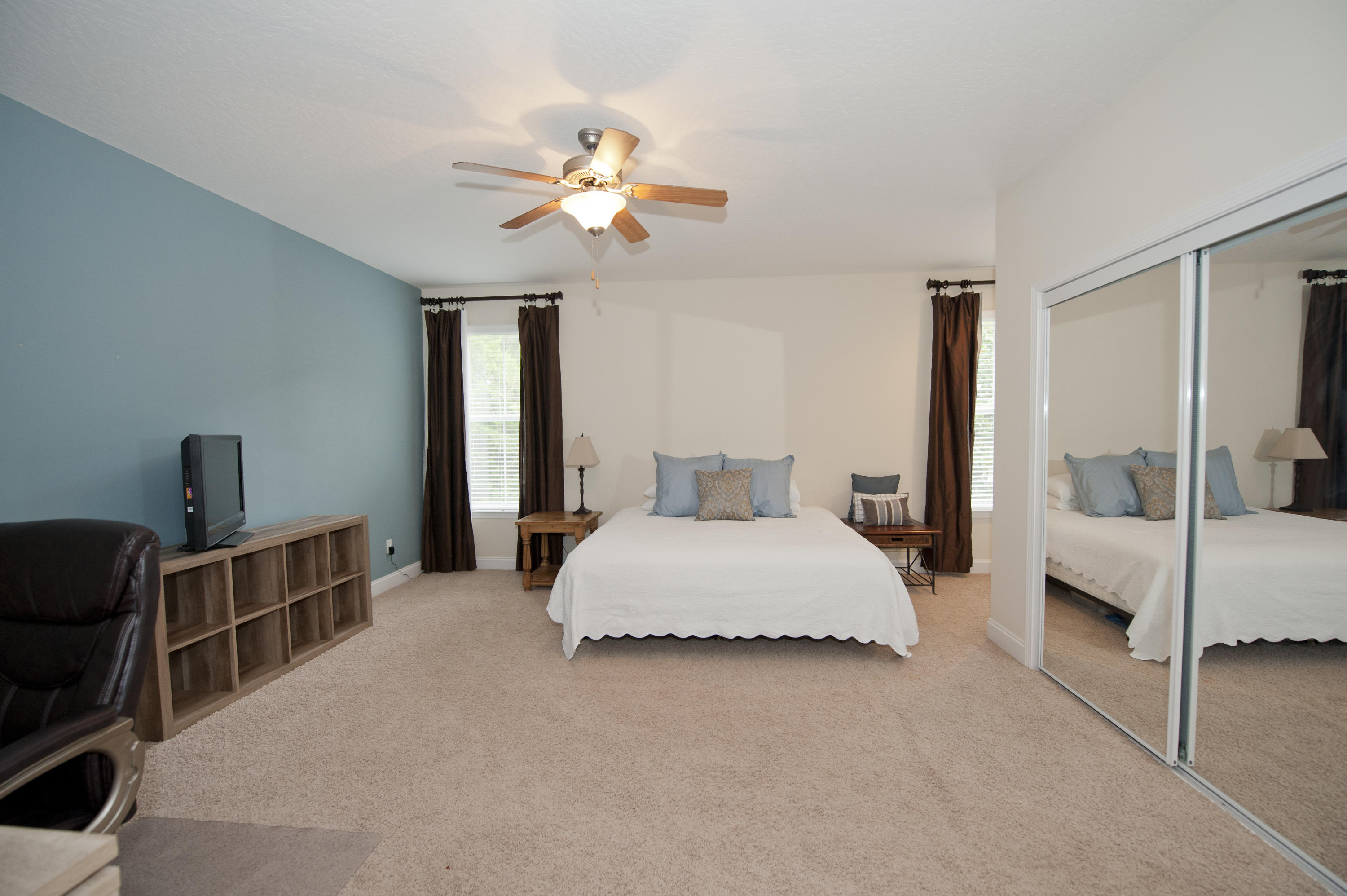 ELLIOTTS POINT - Residential