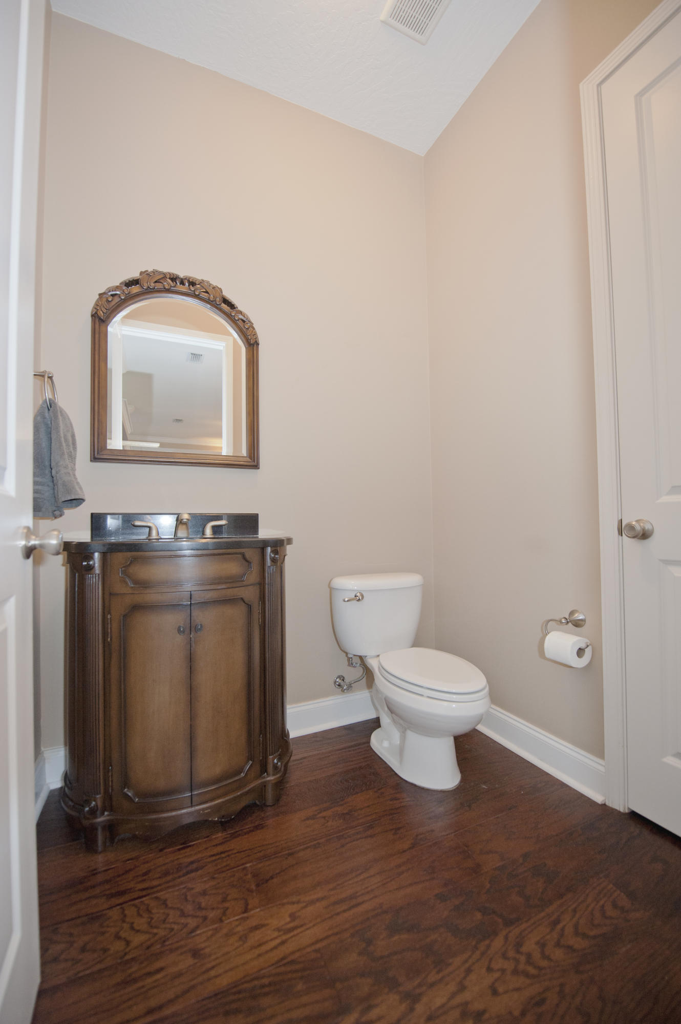 ELLIOTTS POINT - Residential