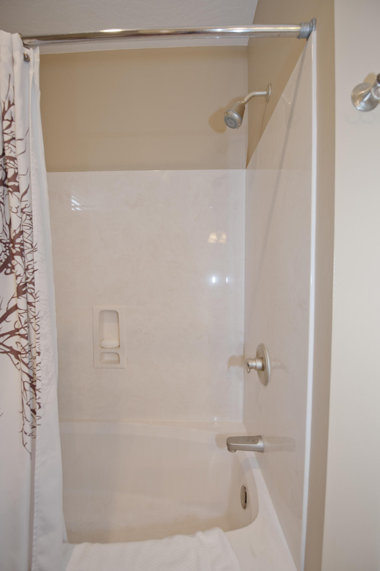 ELLIOTTS POINT - Residential