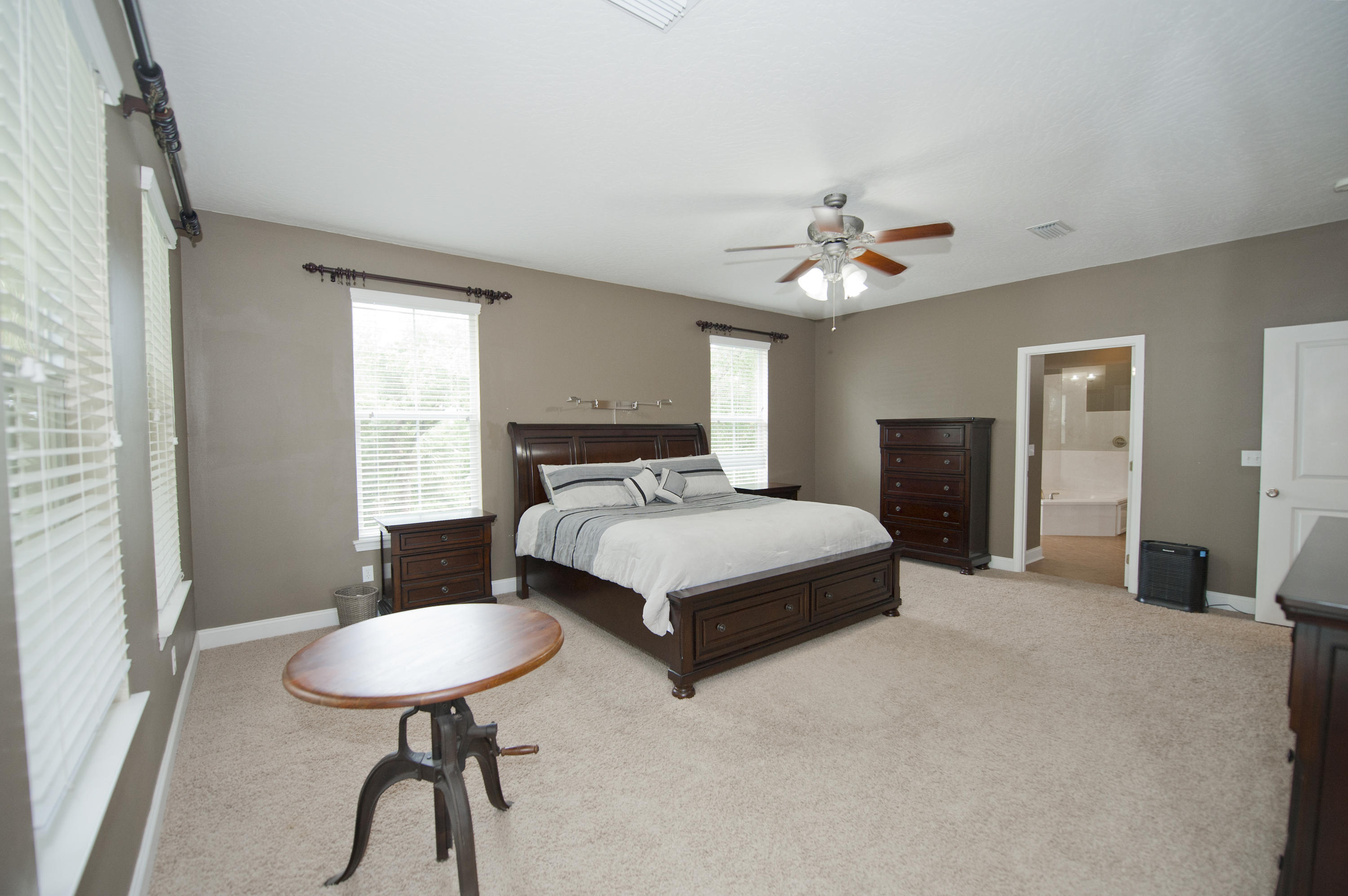 ELLIOTTS POINT - Residential