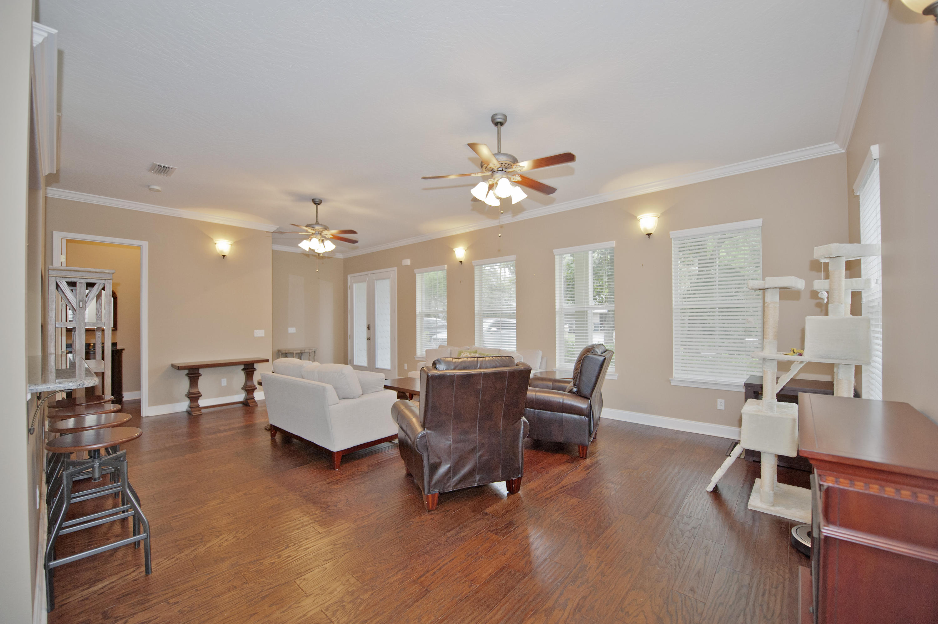 ELLIOTTS POINT - Residential