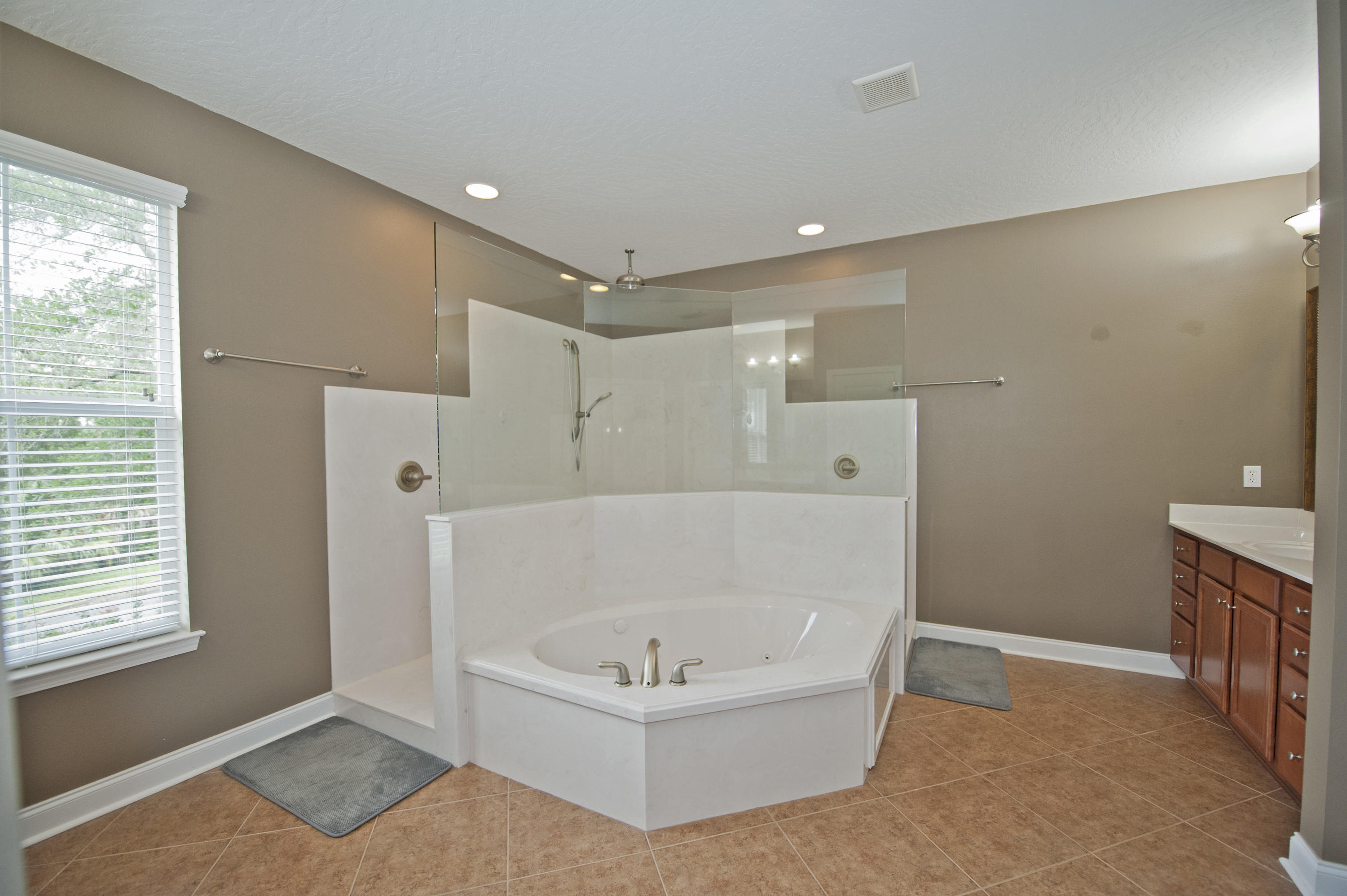 ELLIOTTS POINT - Residential