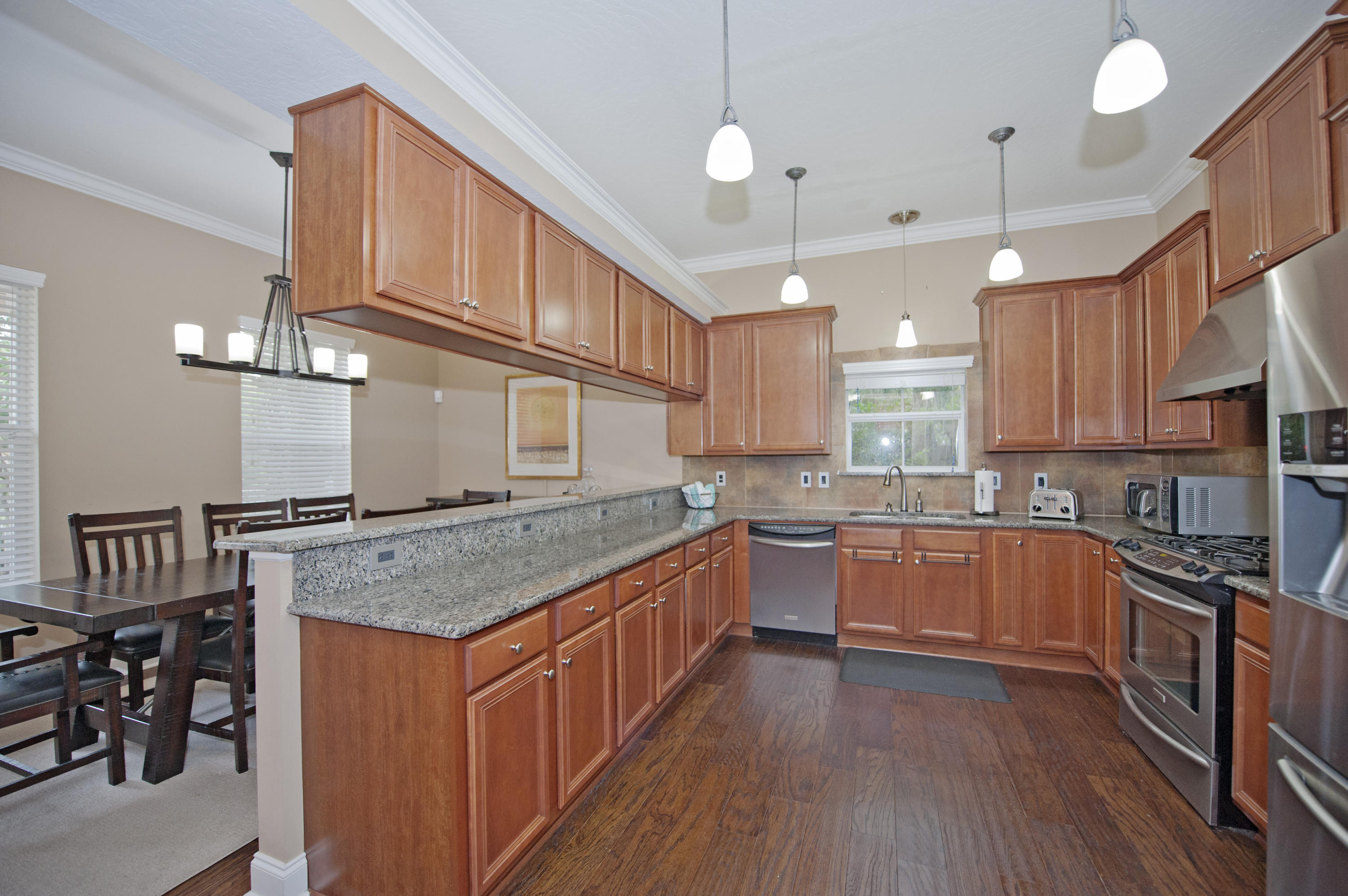 ELLIOTTS POINT - Residential