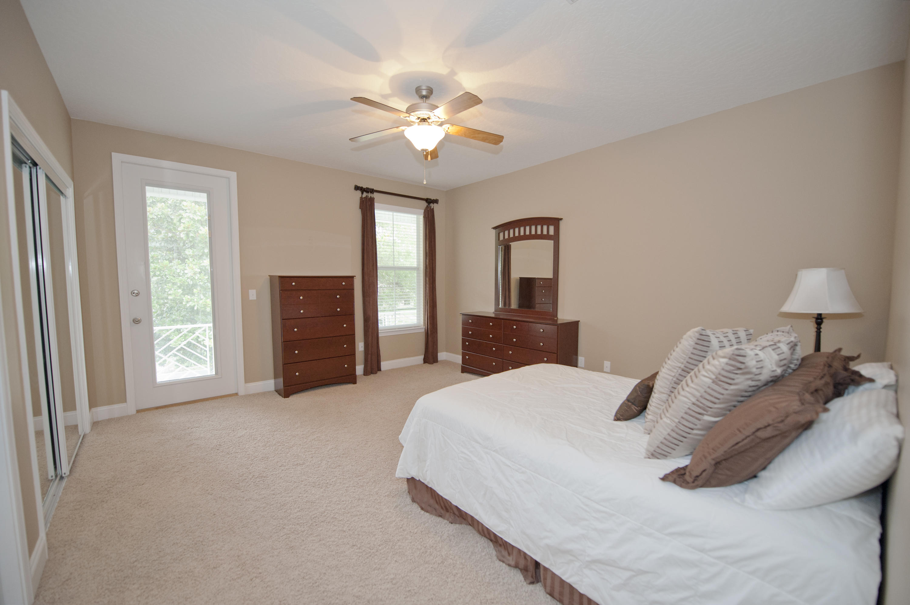 ELLIOTTS POINT - Residential