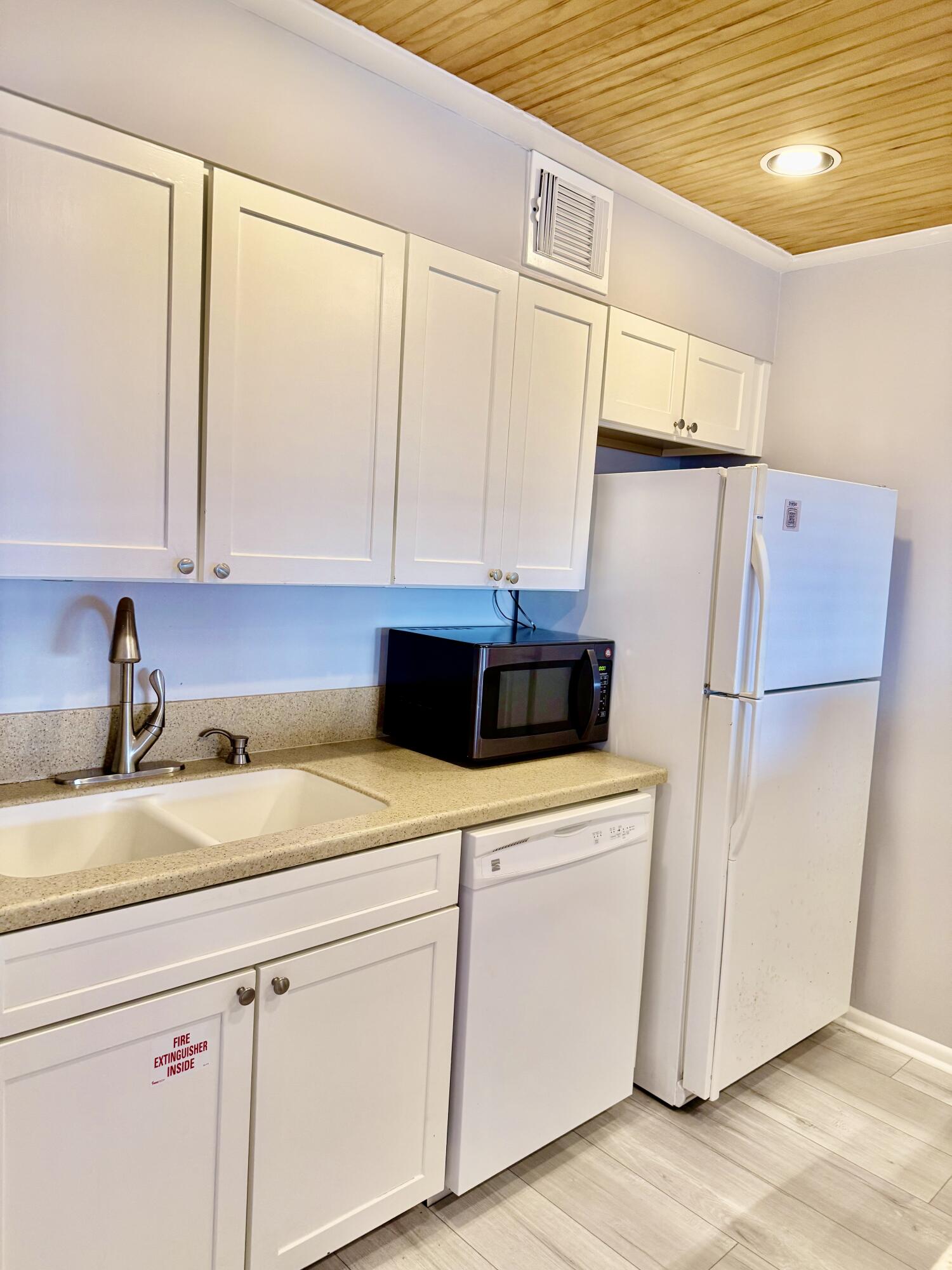 SEASCAPE CONDO TENNIS VILLAGE - Residential